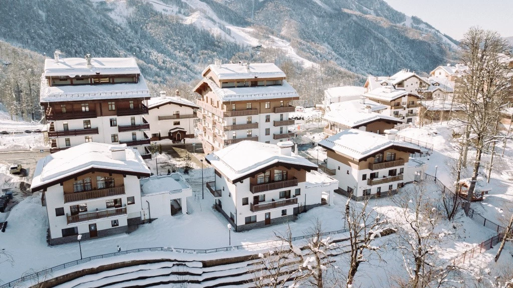 Отель с коттеджами на Роза Хутор