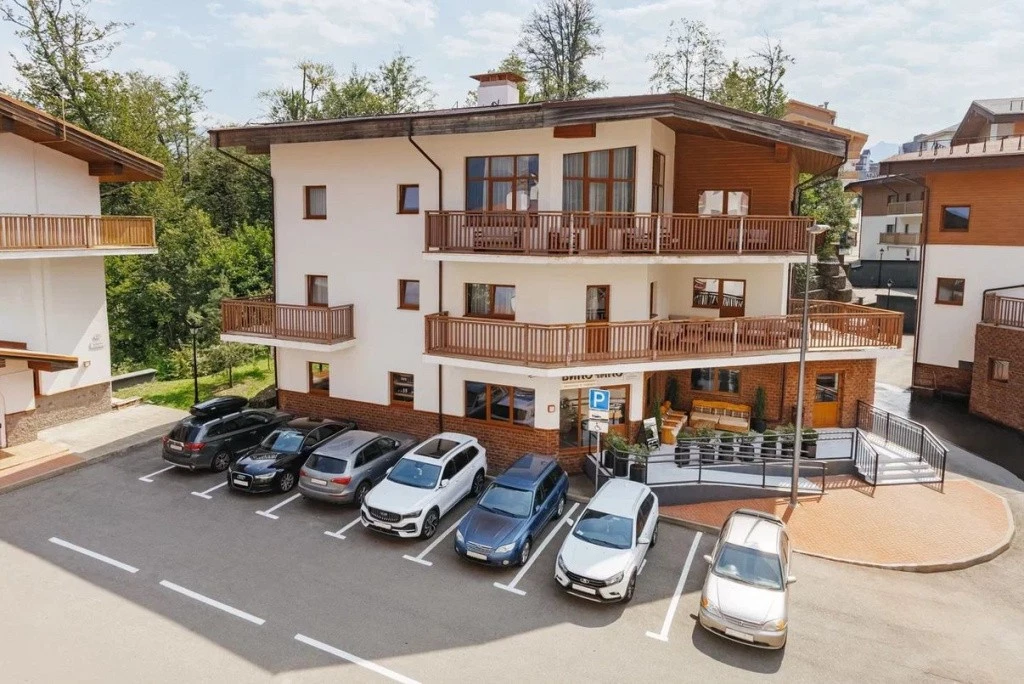 Парковка в отеле СКИ ВИЛЛАДЖ.jpeg