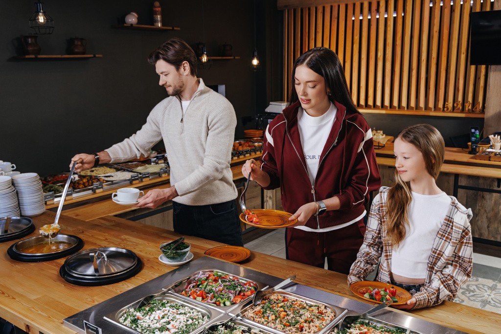 Завтрак в отеле СКИ ВИЛЛАДЖ.jpg